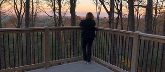 Modern Home Private with Beautiful Mountain Views & Fire Pit