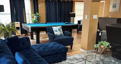 Beautiful 2BR 2BA Home with Private Pool & Jacuzzi - Includes Pool Table
