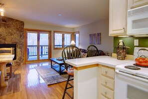 Unclassified image, 4 of 49, button