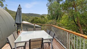 Outdoor dining - Mouzel Kennett River Scenic Views (Kennett River)