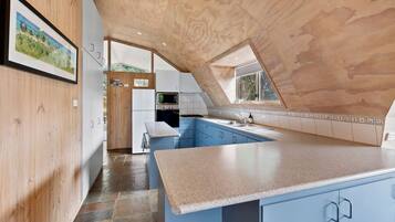 Fridge, toaster, cookware/dishes/utensils