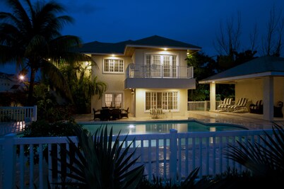Beautiful 4bd rm home near Saunders Beach BOOK NOW!! ENJ A RND OF GOLF