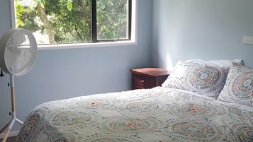 1 bedroom, iron/ironing board, WiFi (free), bed sheets