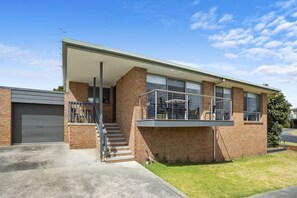 Exterior - Schram (Apollo Bay)
