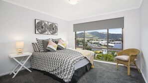 3 bedrooms, iron/ironing board - Schram - Views Over Apollo Bay, Ocean, Beach & Otways (Apollo Bay)