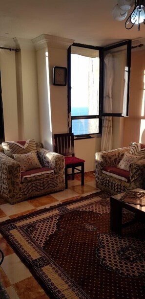 Smart TV, DVD player - Cozy new 2 BD Amazing beach view. Family only العائلات فقط (Alexandria)