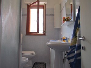 Ensemble baignoire-douche