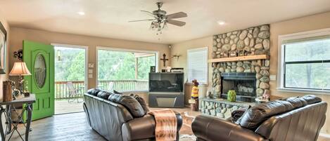 Télévision, lecteur de DVD, vidéothèque