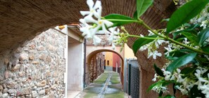 Property grounds - Rural House in Alt Empordà - Can Girmas (full rental) - for 4/6 people (Navata)