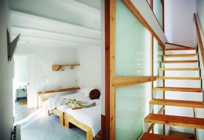 2 habitaciones, tabla de planchar con plancha, cuna de viaje y wifi