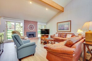 TV, fireplace, DVD player, books - Superb Park City Escape w/ Deck, Walk to Ski Lift! (Park City)