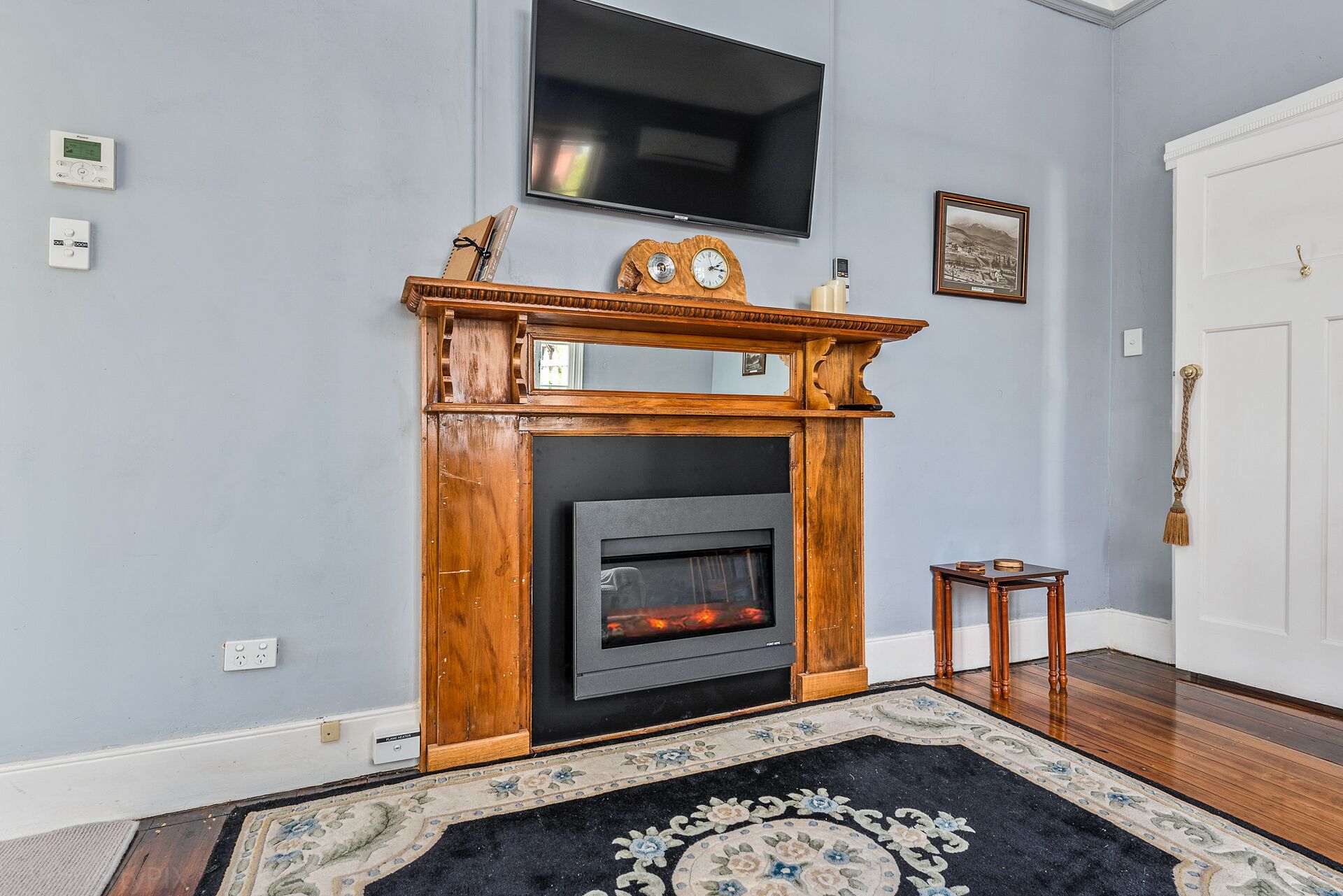 Gatehouse on Stoke is a fully modernised cosy and inviting Heritage cottage. — image 19