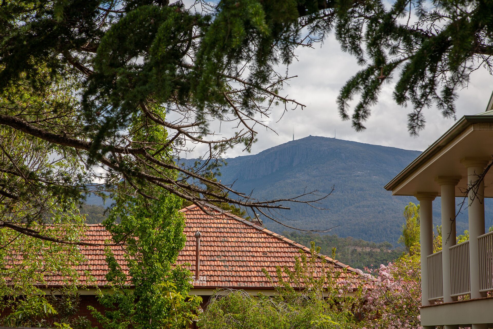 Gatehouse on Stoke is a fully modernised cosy and inviting Heritage cottage. — image 30
