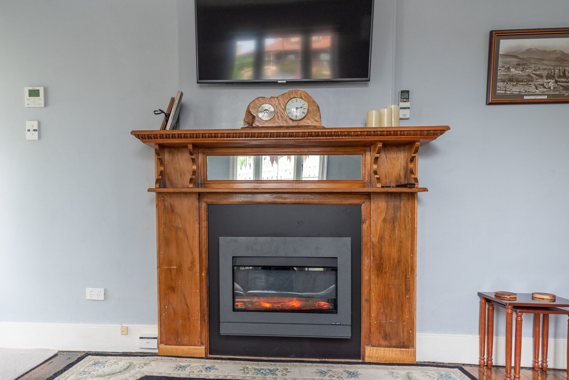 Gatehouse on Stoke is a fully modernised cosy and inviting Heritage cottage. — image 4