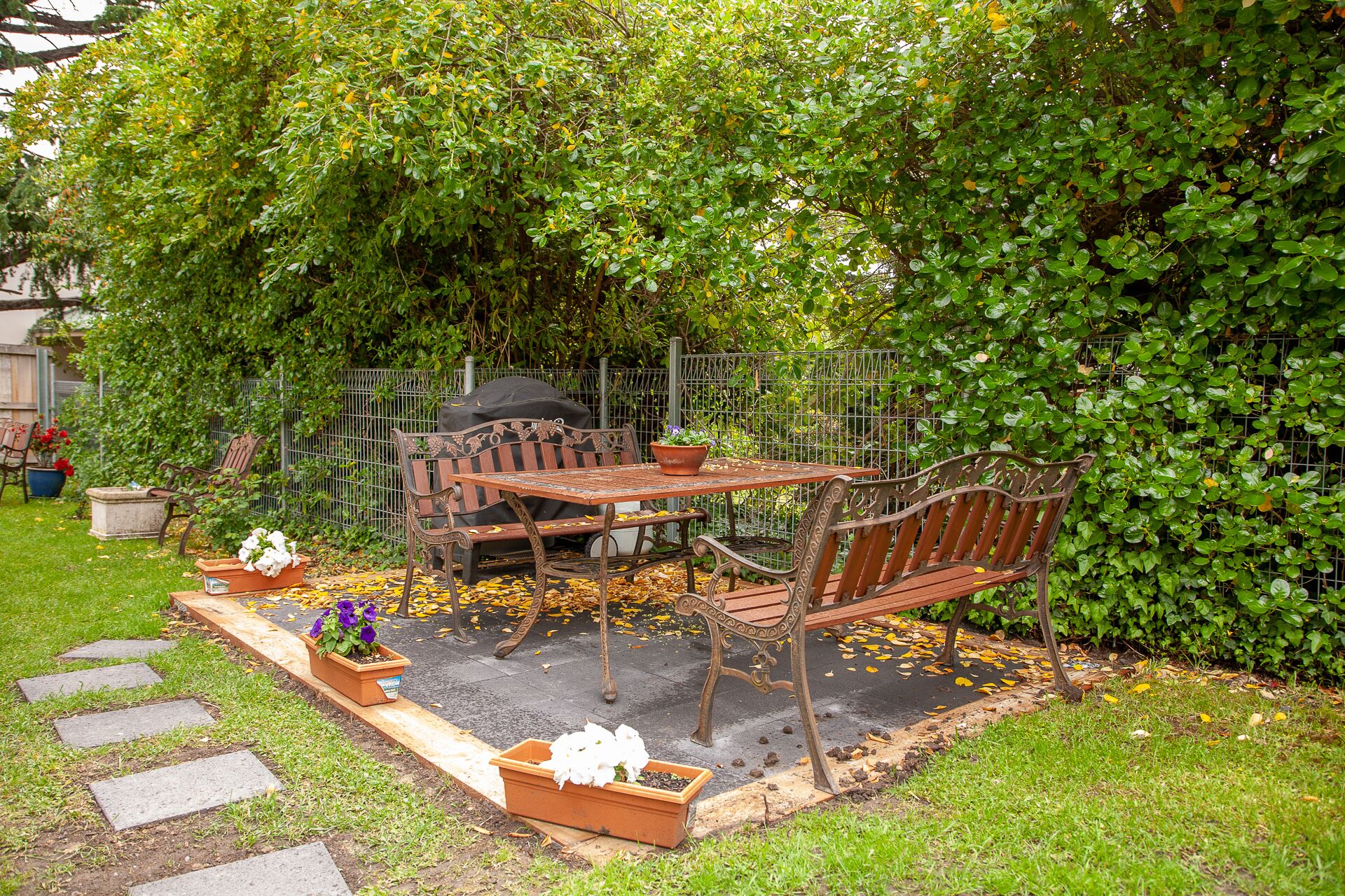 Gatehouse on Stoke is a fully modernised cosy and inviting Heritage cottage. — image 29