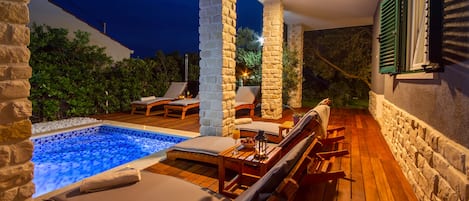 Outdoor pool, a heated pool