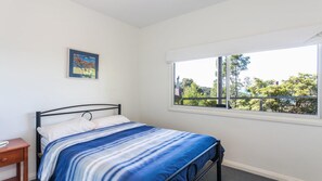 3 bedrooms - Seamist - Elevated With Amazing Outlook (Lorne)