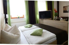 Double Room | Individually decorated, individually furnished, blackout drapes - Schlossgartenpassage (Ohrdruf)