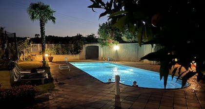 Villa Lazuel, avec jardin clos et piscine privée chauffée. Vue panoramique