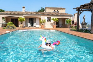 A heated pool - Provencal villa with heated private pool (Aubenas)