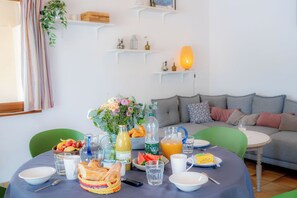 Dining - Provencal villa with heated private pool (Aubenas)