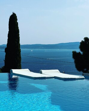 A heated pool - Beautiful & charming Provence villa, Les Issambres. French Riviera (Roquebrune-sur-Argens)