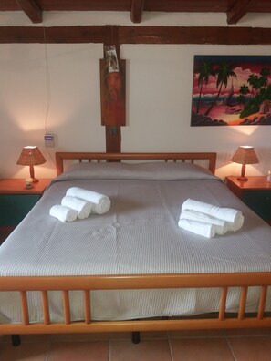 Una cassaforte in camera, ferro/asse da stiro, accesso a Internet