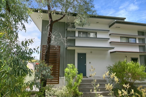 Sandy Beach Apt 6