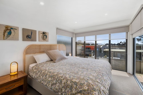 Sandy Beach Apt 6