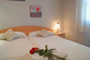 5 dormitorios, caja fuerte, tabla de planchar con plancha y wifi gratis