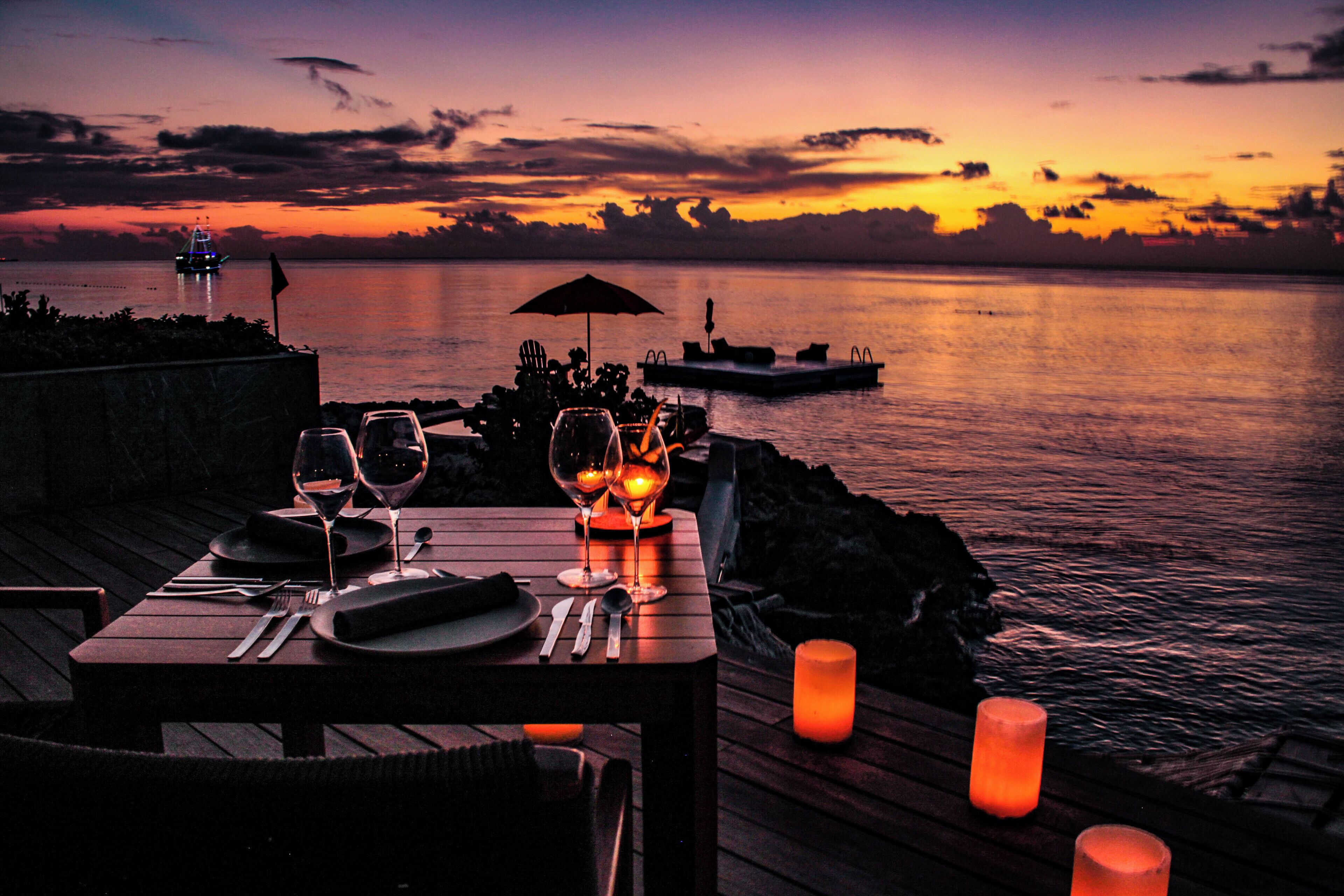 2 restaurants, serveren ontbijt, lunch, diner, Aziatische gerechten