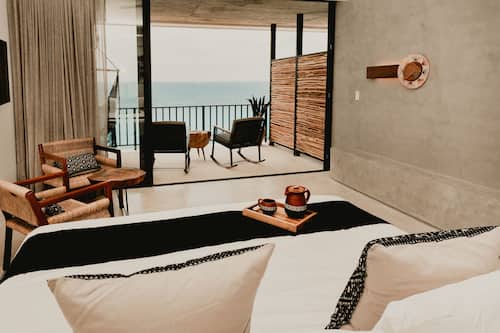Ocean Front Grand | Minibar, in-room safe, individually decorated, individually furnished
