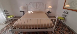 1 chambre, bureau, Wi-Fi gratuit, draps fournis