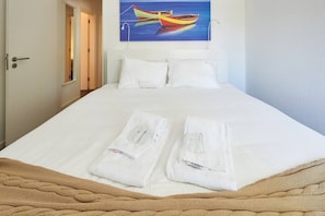 2 chambres, fer et planche à repasser, Wi-Fi, literie fournie