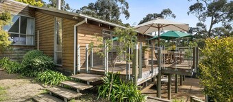 Albert - Cosy Wood Fire, Huge Deck Area & Stunning Views, Pets Allowed