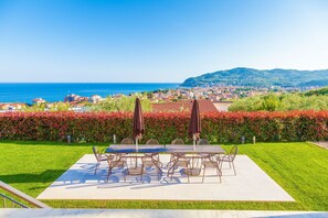 Outdoor dining - ViP Panorama, in villa with heated pool (Diano Marina)