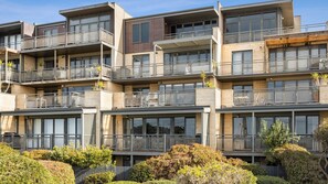 Exterior - Apartment 13 Pacific Apartments (Lorne)