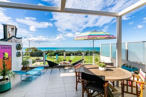 Outdoor dining - Waterfront Seven (Lorne)
