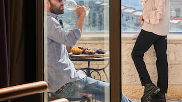 Premium Suite With Balcony High Floor | Terrace/patio