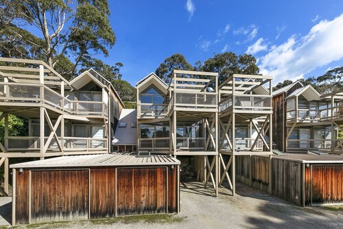 Lorne Lodge