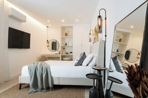4 bedrooms, in-room safe, iron/ironing board, travel cot