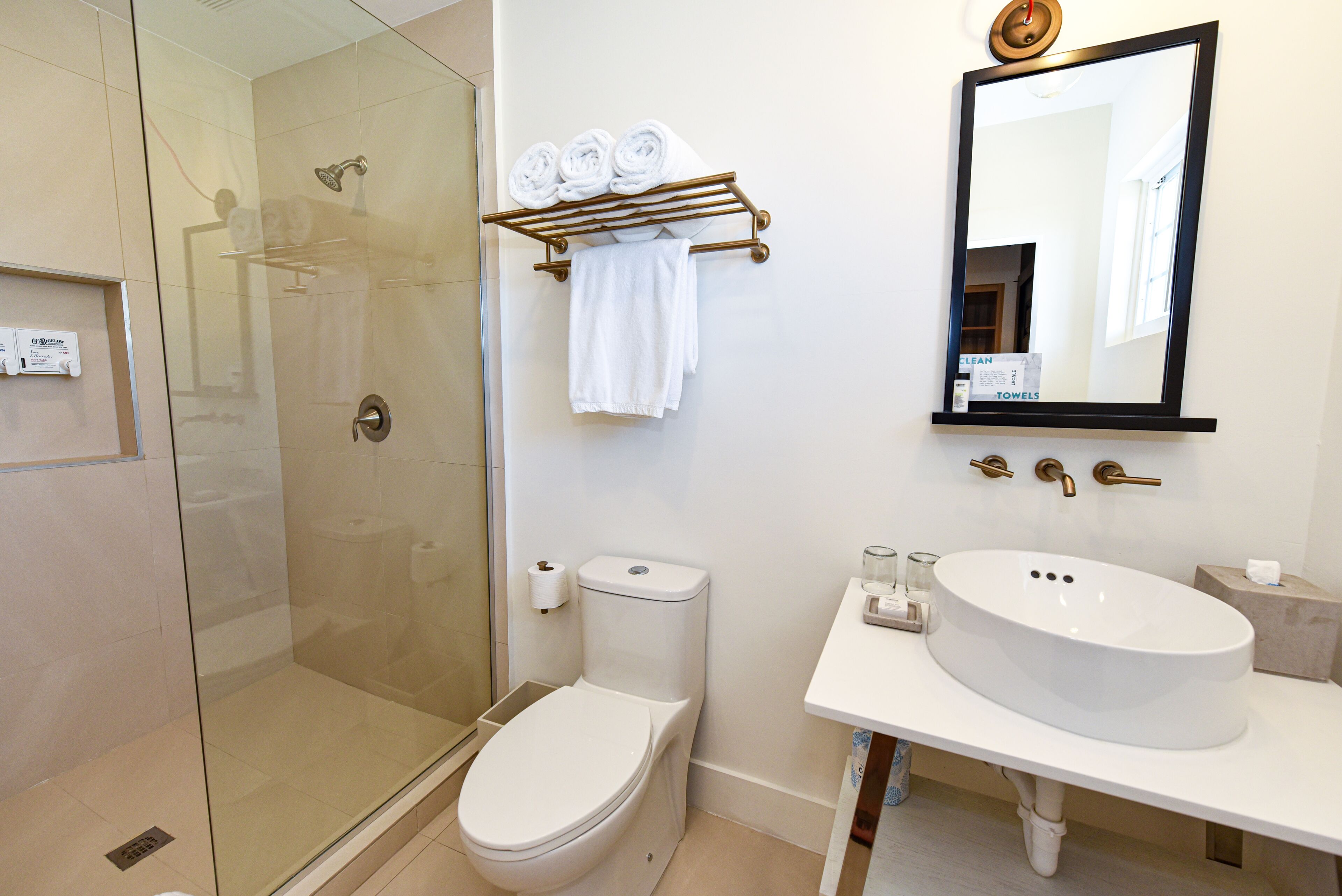 family suite | bathroom | shower, free toiletries, hair dryer, towels