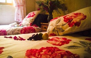 Room - House of Angels (Nadur)