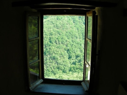 Ancient house in the village, in the green, equipped with everything, for couples or families of 5