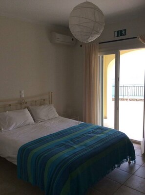 4 bedrooms, iron/ironing board, Internet, bed sheets - Prestige Villas | SPARTILAS | Secluded Villa 15-20 mins walk to Taverna (Spartilas)