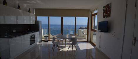 Refrigerador y utensilios de cocina