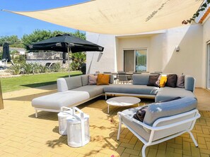 Outdoor dining - Family friendly, quiet house, comfortable and spacious, with panoramic (Faro)