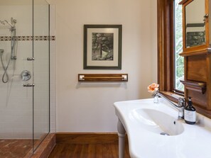 Premium-Villa, 4 Schlafzimmer, Parkblick | Waschbecken im Bad