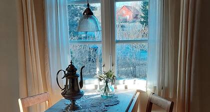 Ein gemütliches, original schwedisches Ferienhaus in ruhiger Umgebung