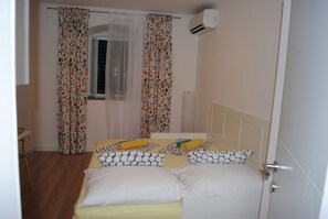 Estúdio | Ferros/tábuas de passar roupa, berços grátis, Wi-Fi de cortesia